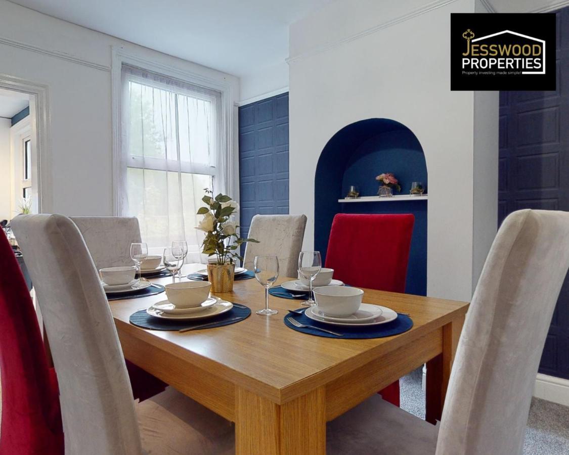 Stylish 3 Bedroom House By Jesswood Properties Short Lets Near M1 Luton Airport For Contractors & Business Luaran gambar