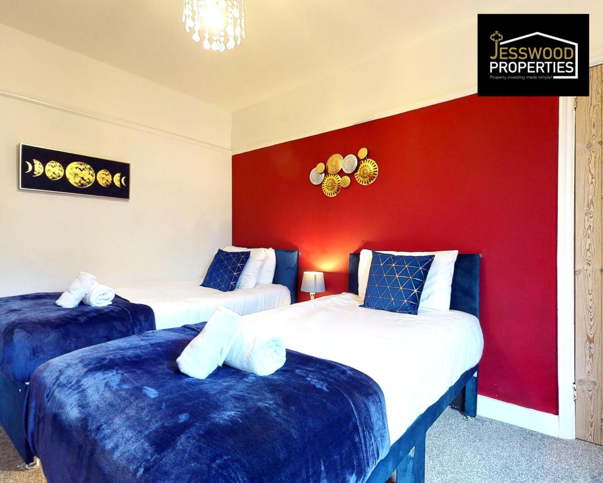 Stylish 3 Bedroom House By Jesswood Properties Short Lets Near M1 Luton Airport For Contractors & Business Luaran gambar